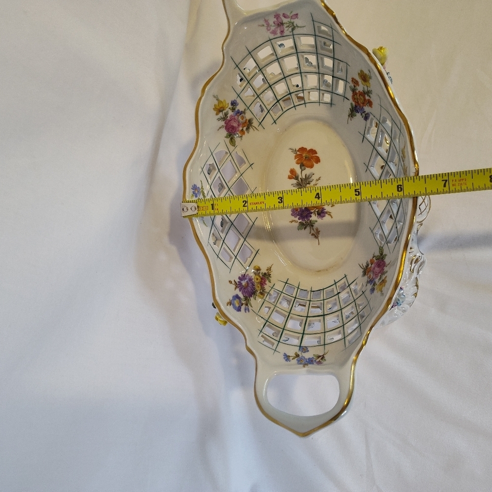19th Century Carl Thieme Reticulated Centerpiece RARE WITH BASE - Picture 7 of 12